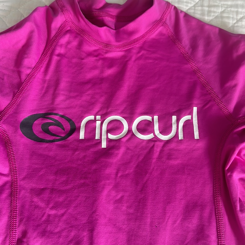 Women’s RipCurl Pink S Short Sleeve RashGuard - Picture 2 of 5
